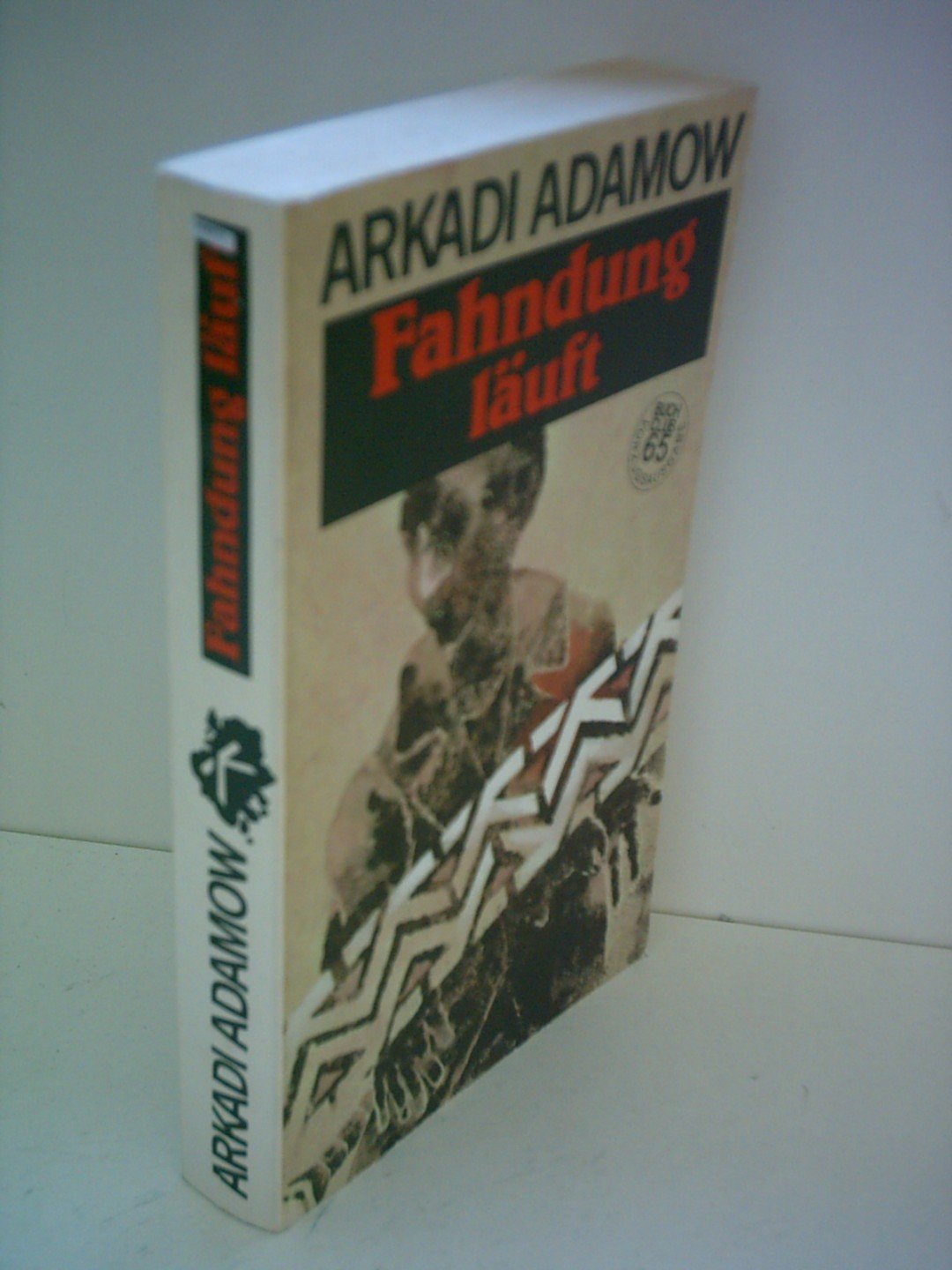 Arkadi Adamow: Fahndung läuft Books