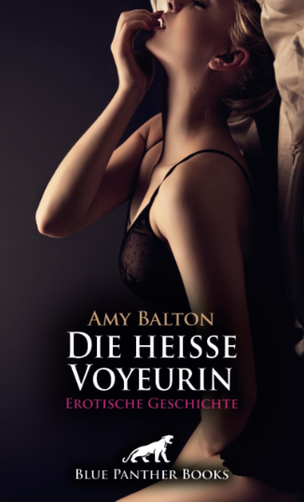 Die heiße Voyeurin | Erotische Geschichte + 3 weitere Geschichten: Geil - Den Freund beim Sex beobachtet ... (Love, Passion & Sex) Calendars