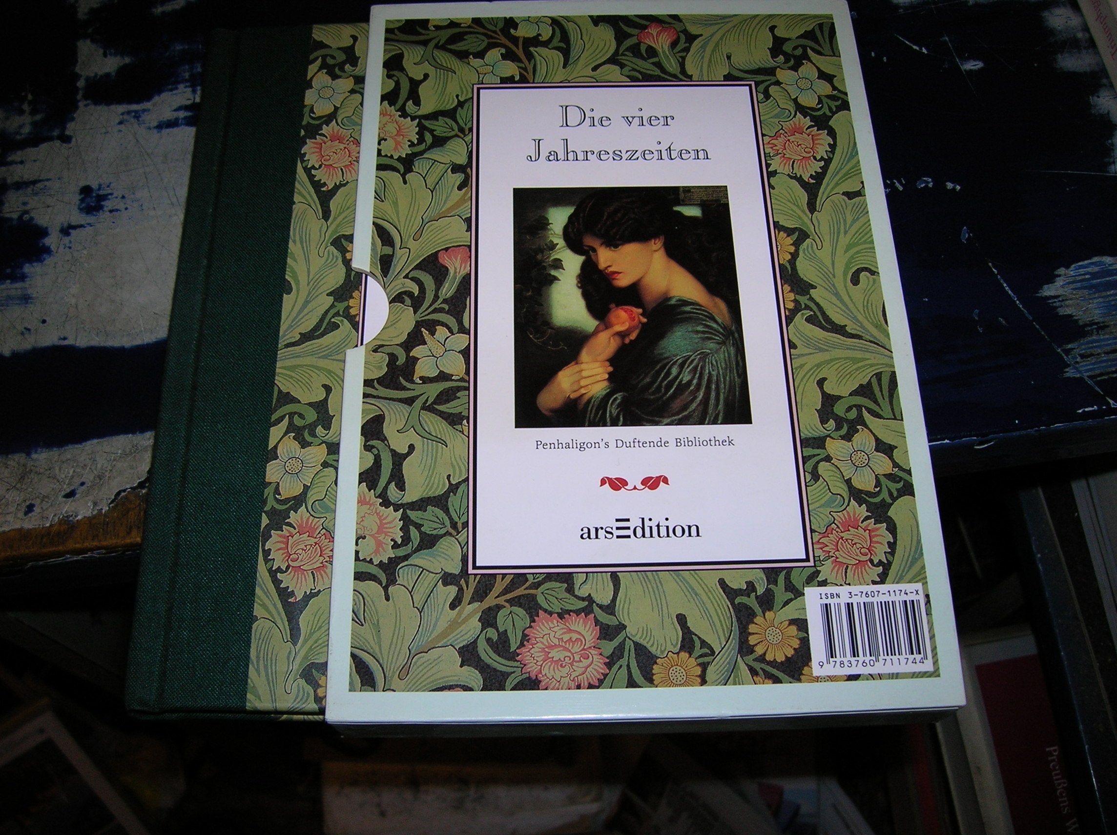 Die vier Jahreszeiten: Penhaligon's Duftende Bibliothek Geology & Geography