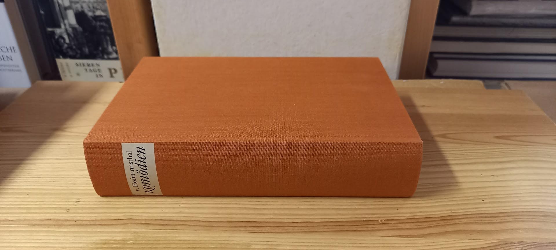 Komödien. Books