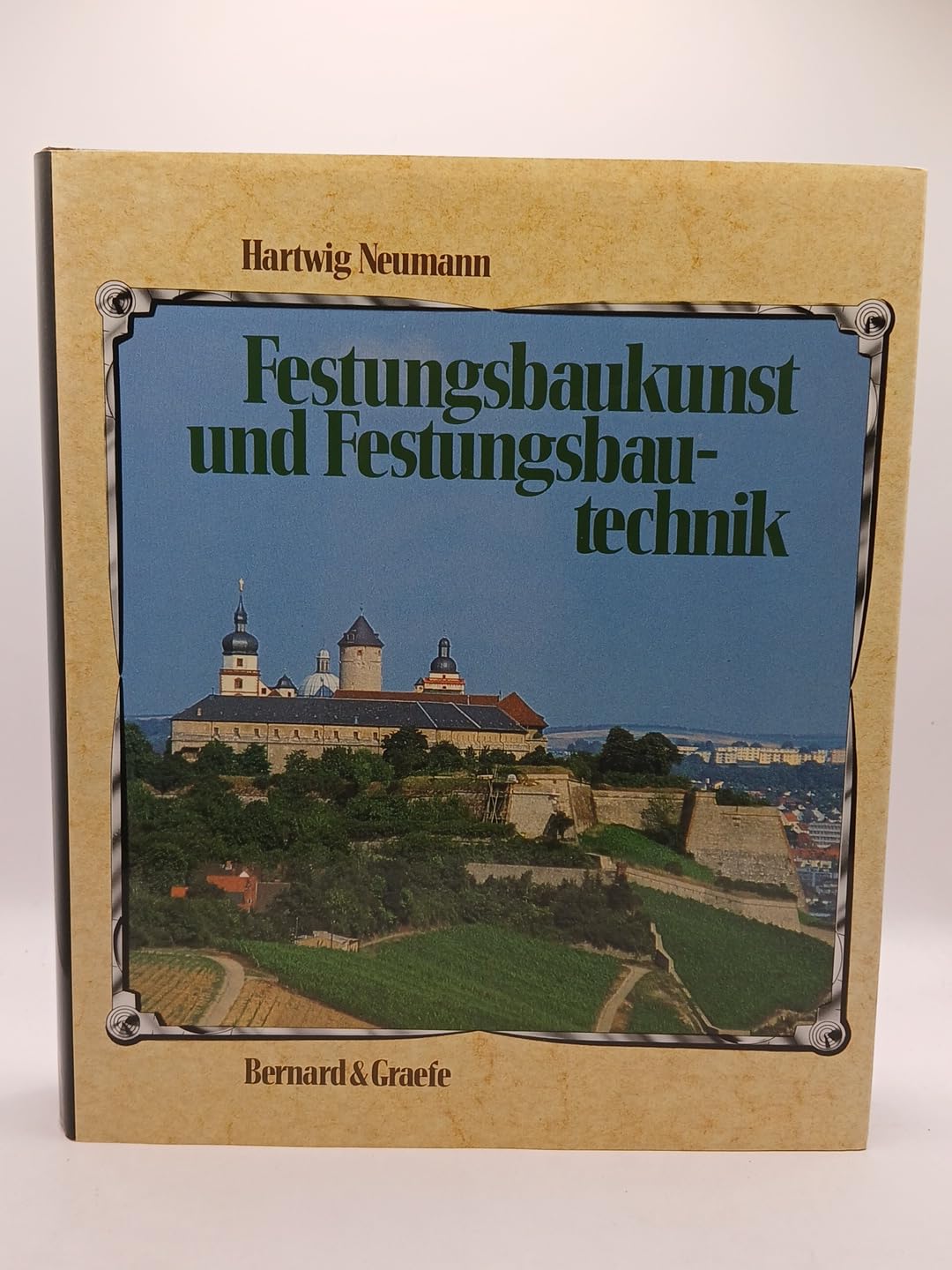 Festungsbaukunst und Festungsbautechnik. Wehrbauarchitektur in Deutschland vom 15. bis 20. Jahrhundert. Mit einer Bibliographie deutschsprachiger Publikationen 1945-1986 Film, Art & Culture