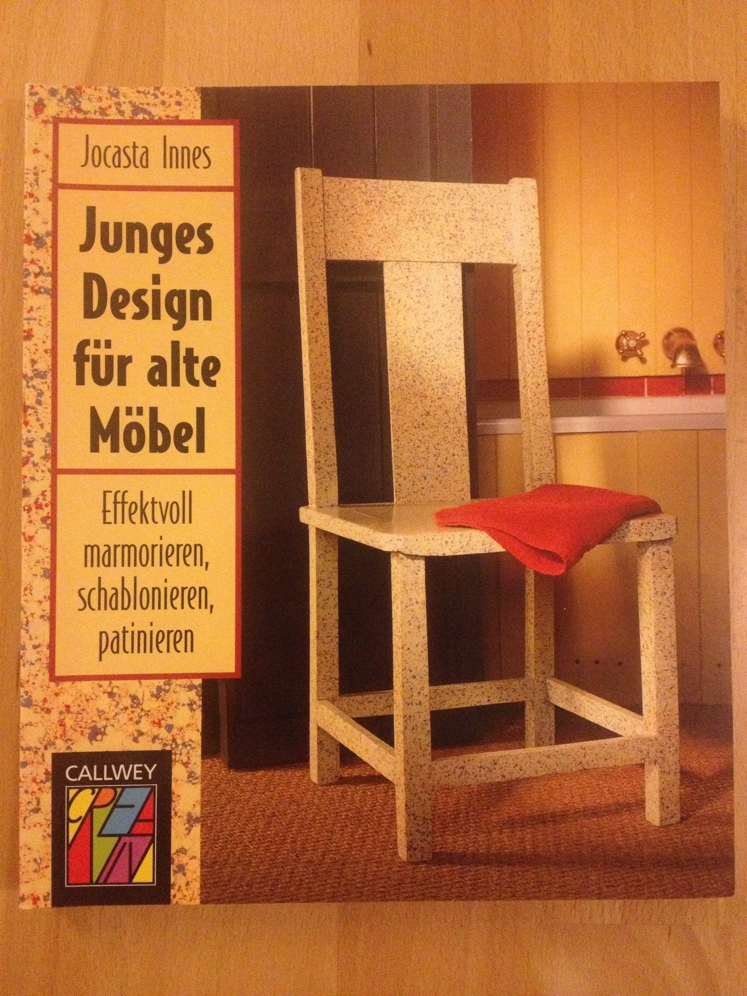 Junges Design für alte Möbel: Effektvoll marmorieren, schablonieren, patinieren (Callwey Creativ) Film, Art & Culture