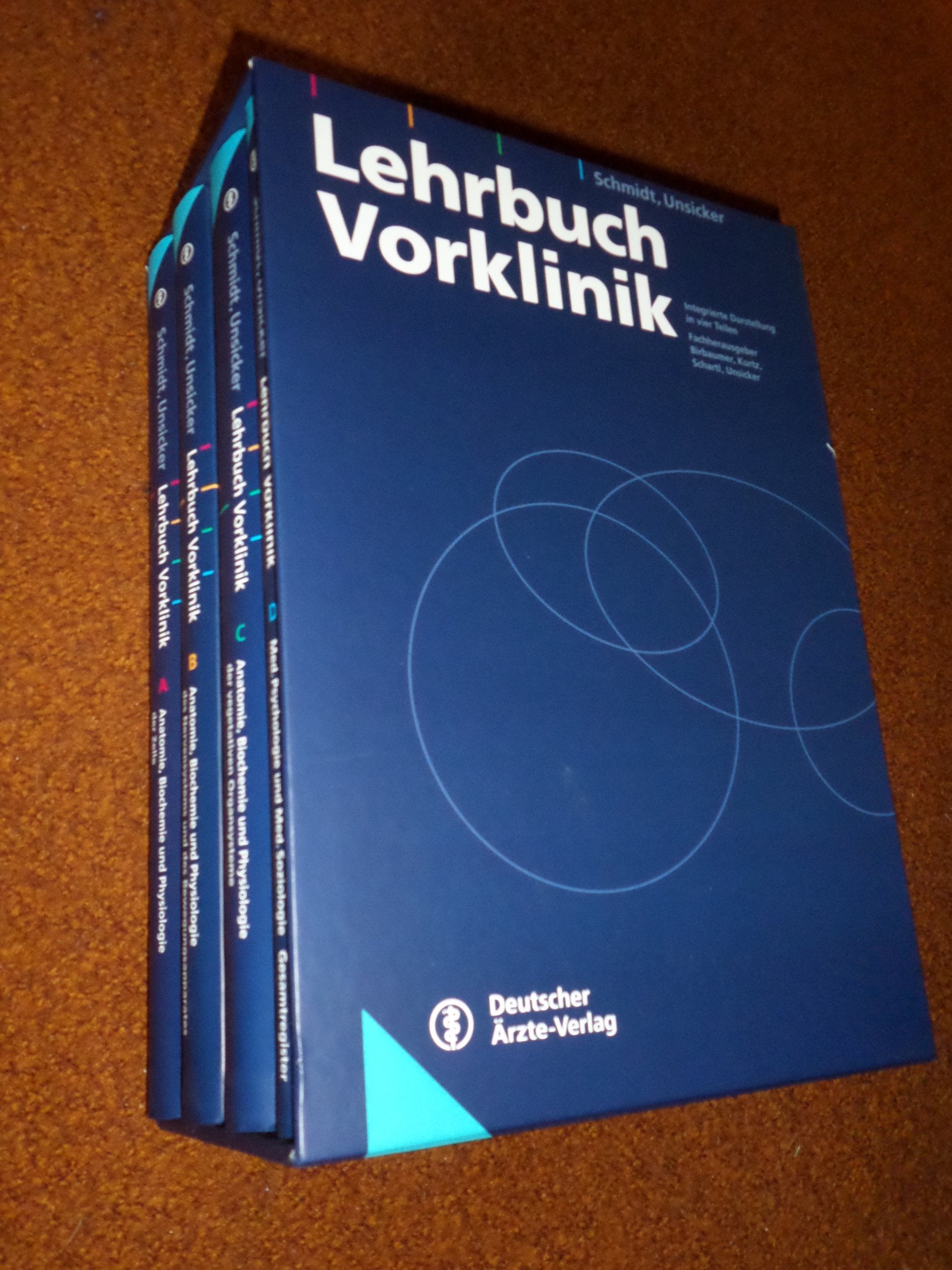 Lehrbuch Vorklinik: Integrierte Darstellung in 4 Teilen / Anatomie, Biochemie und Physiologie der Zelle Medicine