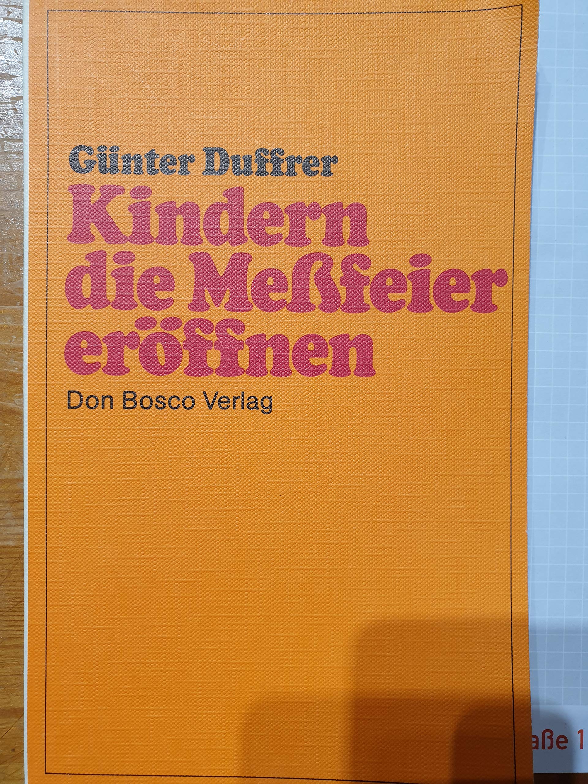 Kindern die Meßfeier eröffnen Religion & Esotericism