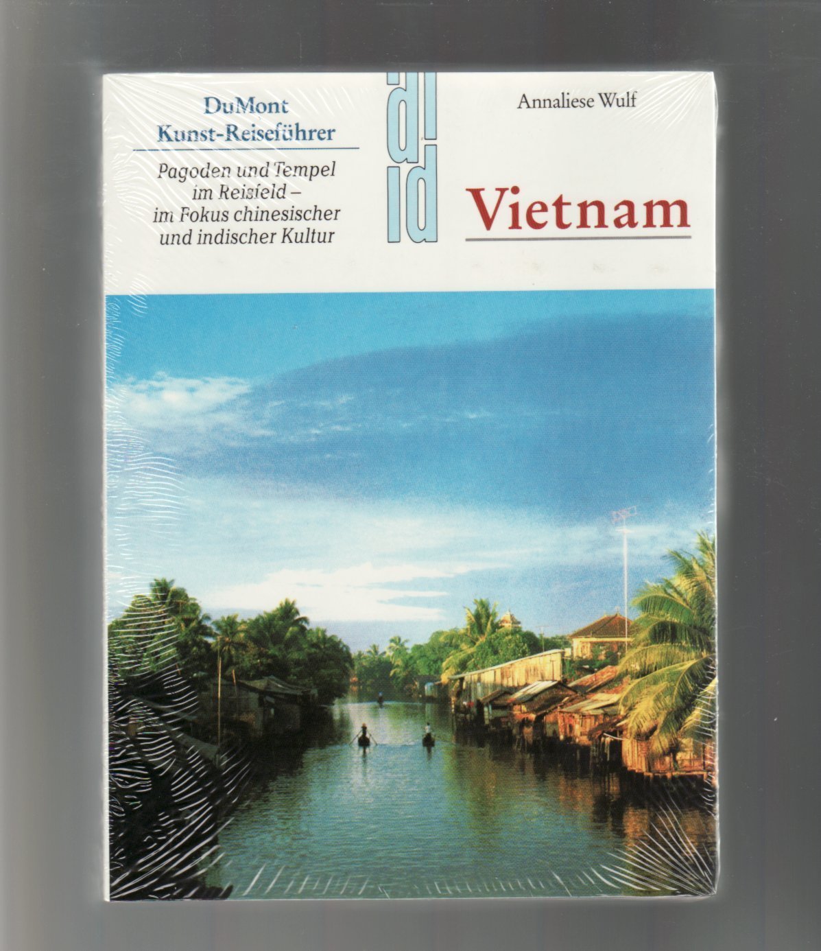 Vietnam. Pagoden und Tempel im Reisfeld. Im Fokus chinesischer und indischer Kultur Travel
