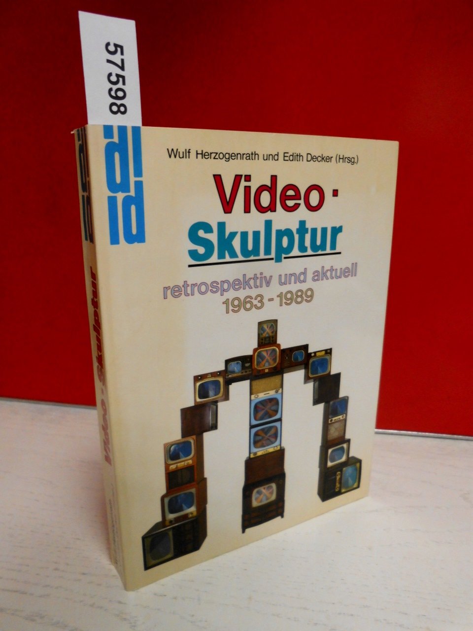 Video - Skulptur retrospektiv und aktuell: 1963 - 1989: Retrospektiv und aktuell. 80 Künstlerportraits Professional & Reference Books