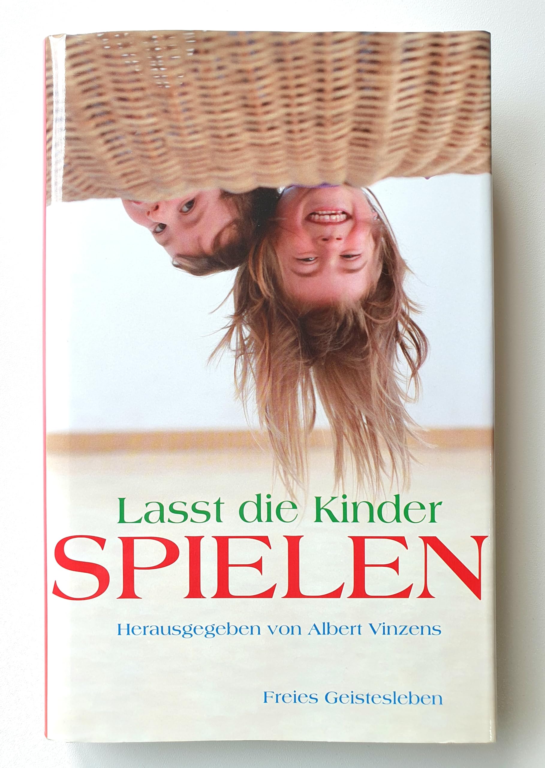 Lasst die Kinder spielen Politics & History