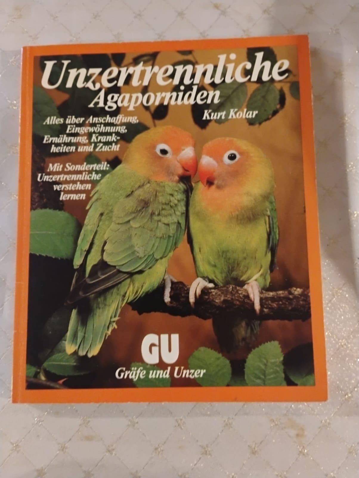 Unzertrennliche - Agaporniden. Anschaffung, Eingewöhnung, Ernährung, Krankheit, Zucht. Sonderteil: Unzertrennliche verstehen lernen Medicine