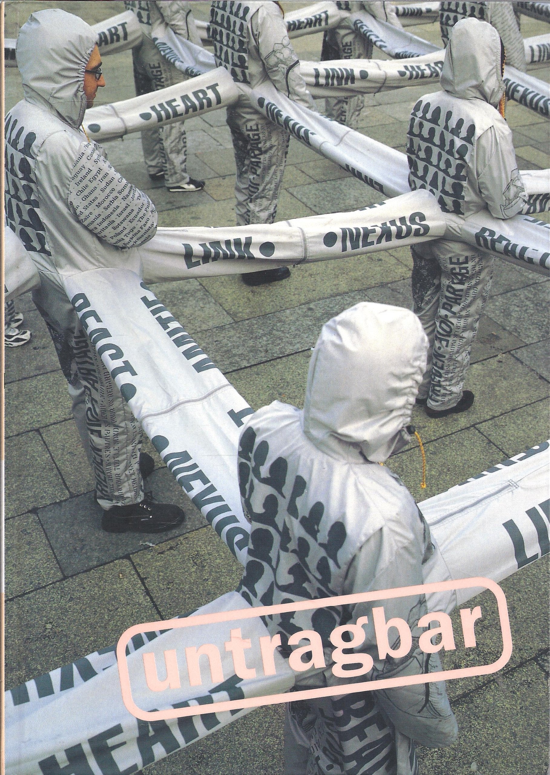 Untragbar Mode Als Skulptur Second-hand books on film, art and culture