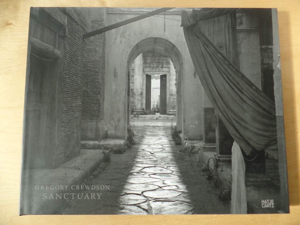 Product Image: Gregory Crewdson: Sanctuary: Mit einem Essay v. A. O. Scott