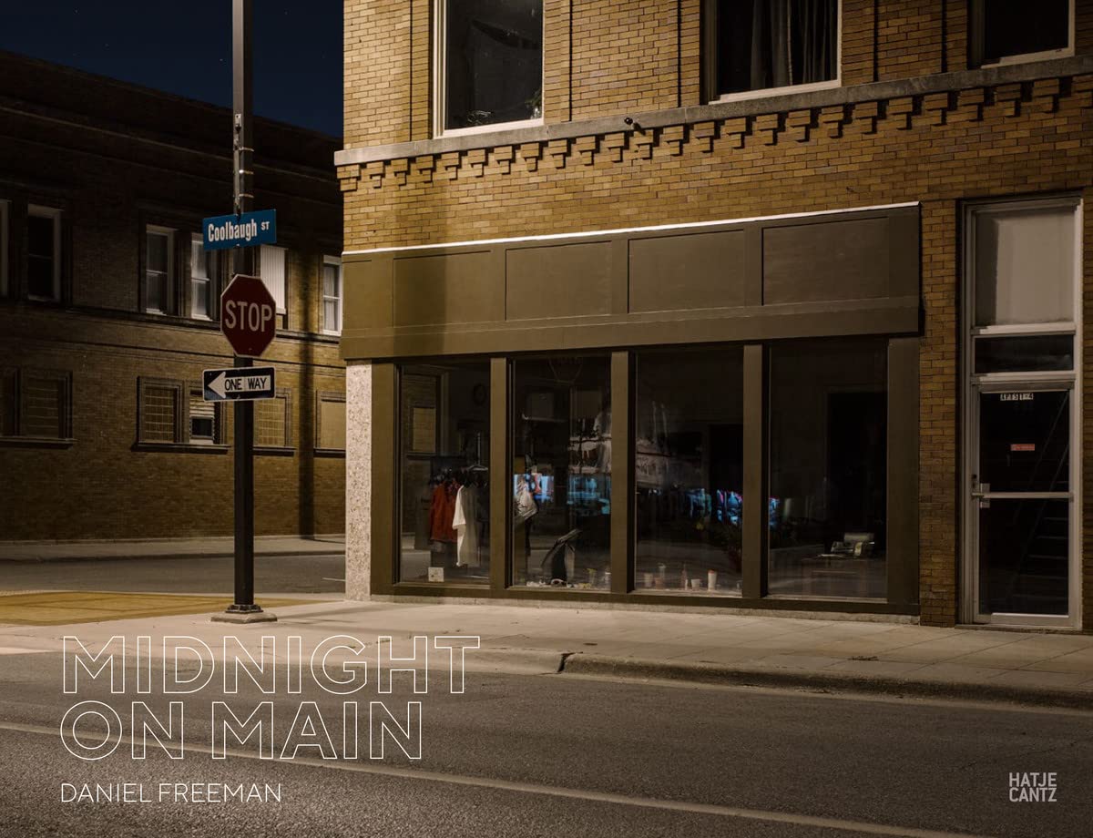 Daniel Freeman: Midnight on Main (Fotografie) Travel