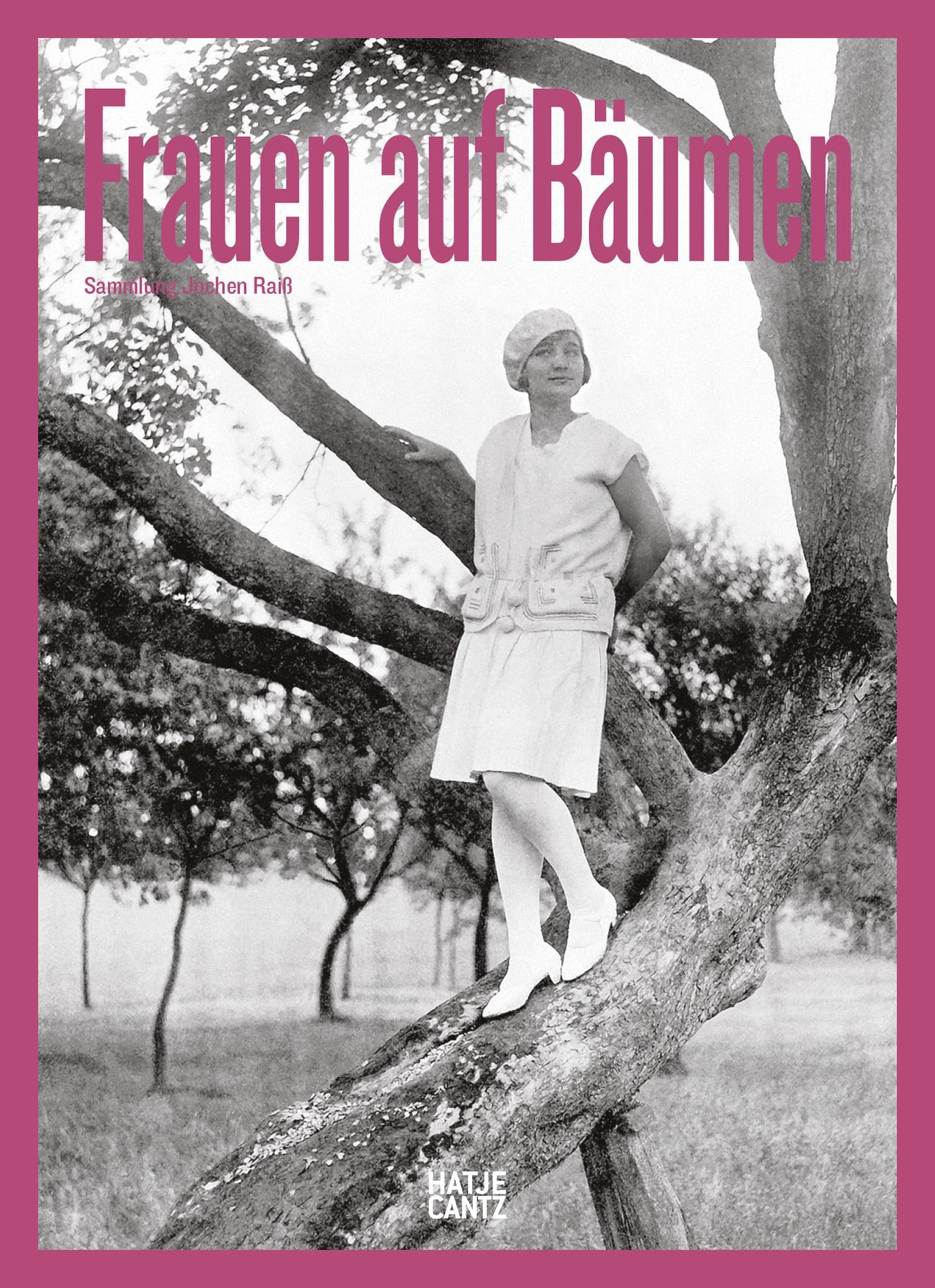 Frauen auf Bäumen: Vintage-Fotografie, Nostalgische Schwarz-Weiß-Bilder und Zeitlose Geschichten aus den 1920er- bis 1950er-Jahren Photography
