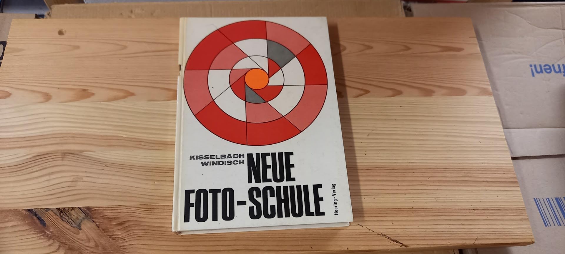 Neue Foto- Schule Art & Literature