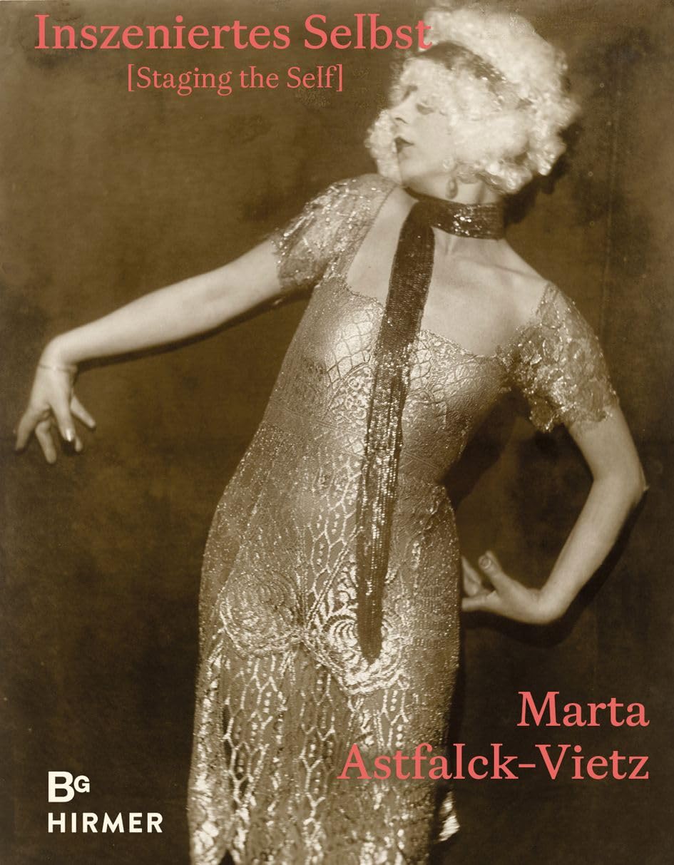 Marta Astfalck-Vietz - Inszeniertes Selbst Travel