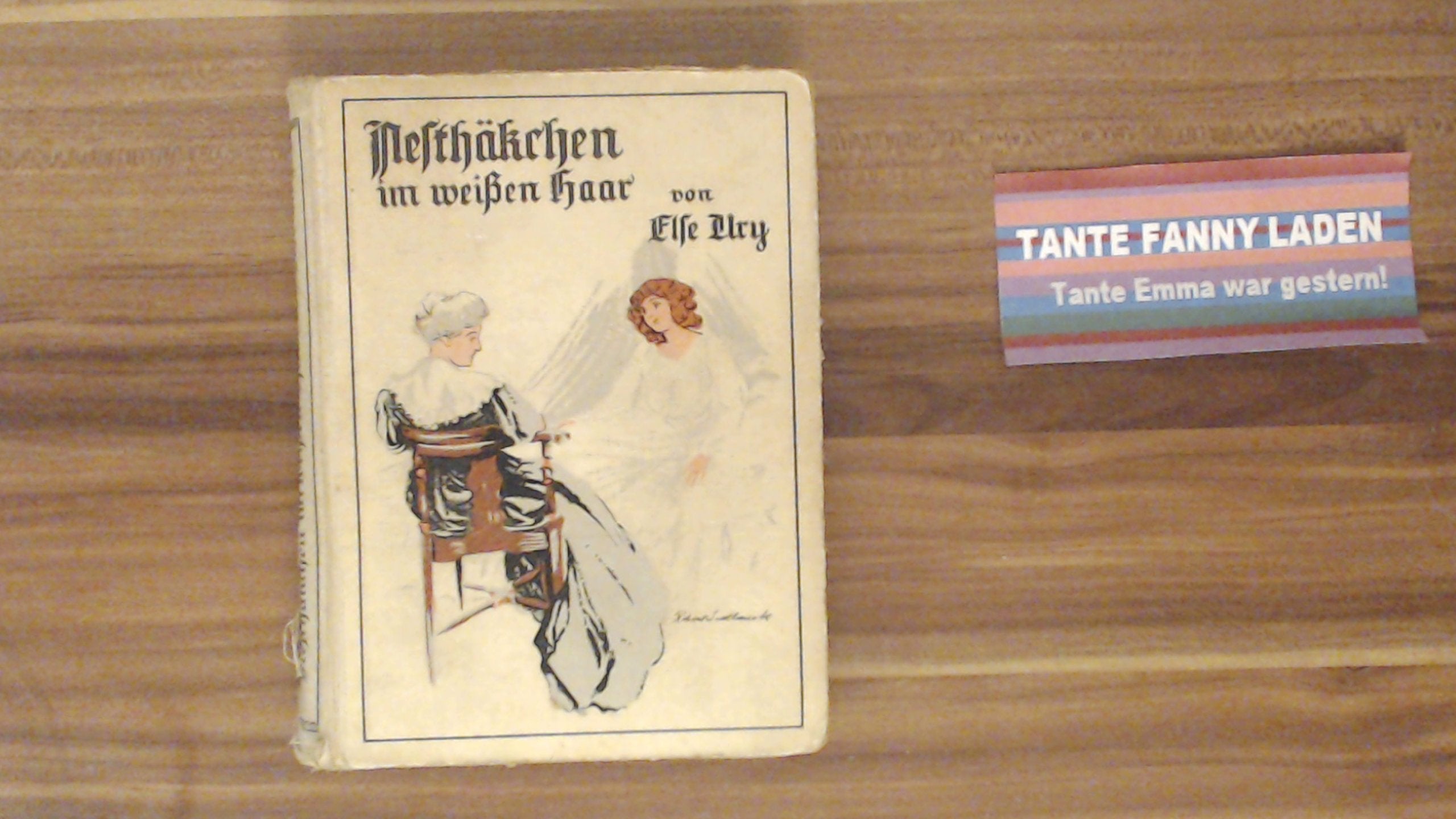 Product Image: Nesthäckchen im weißen Haar