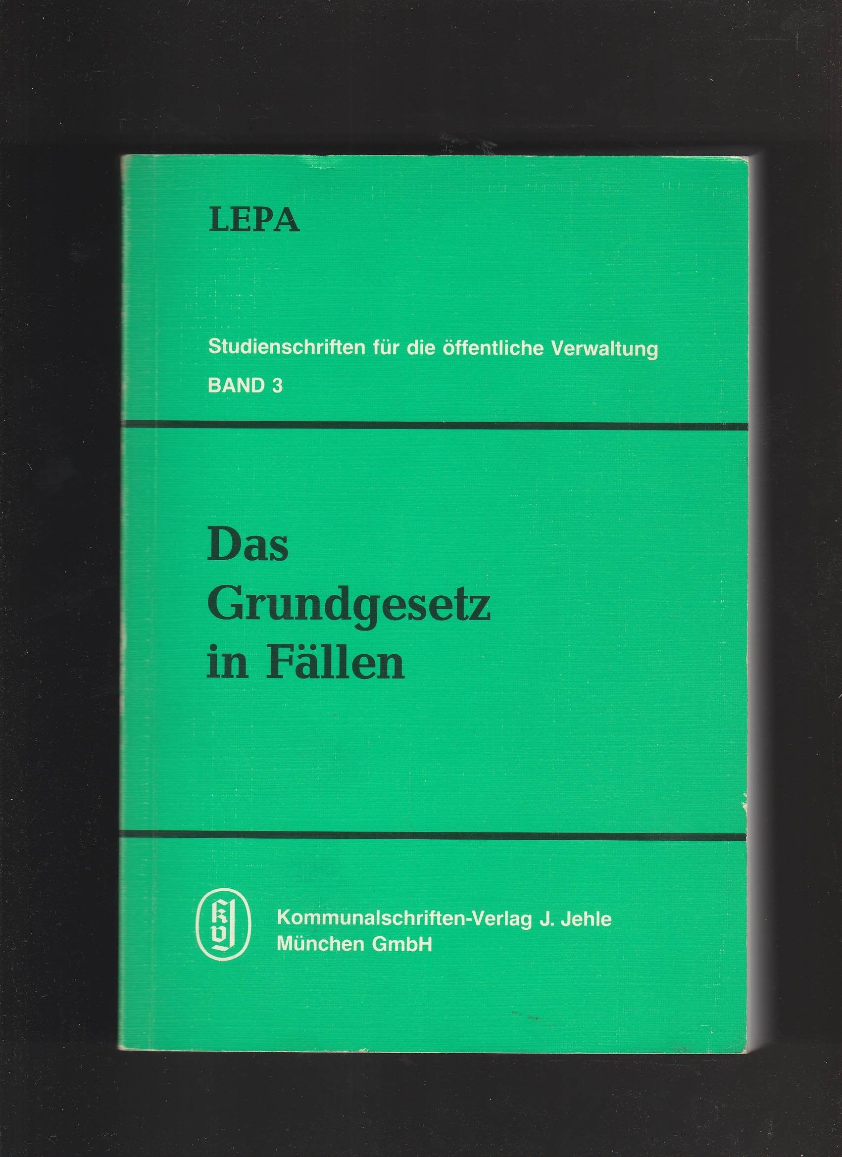 Das Grundgesetz in F�llen book