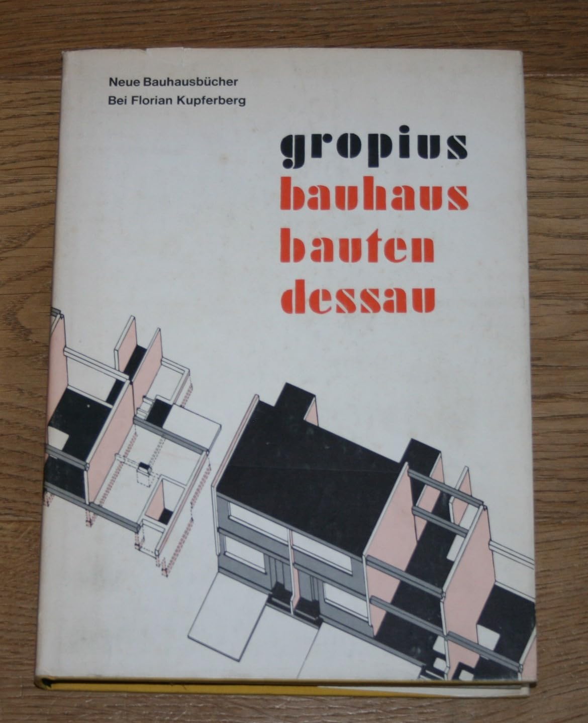 Bauhausbauten Dessau book
