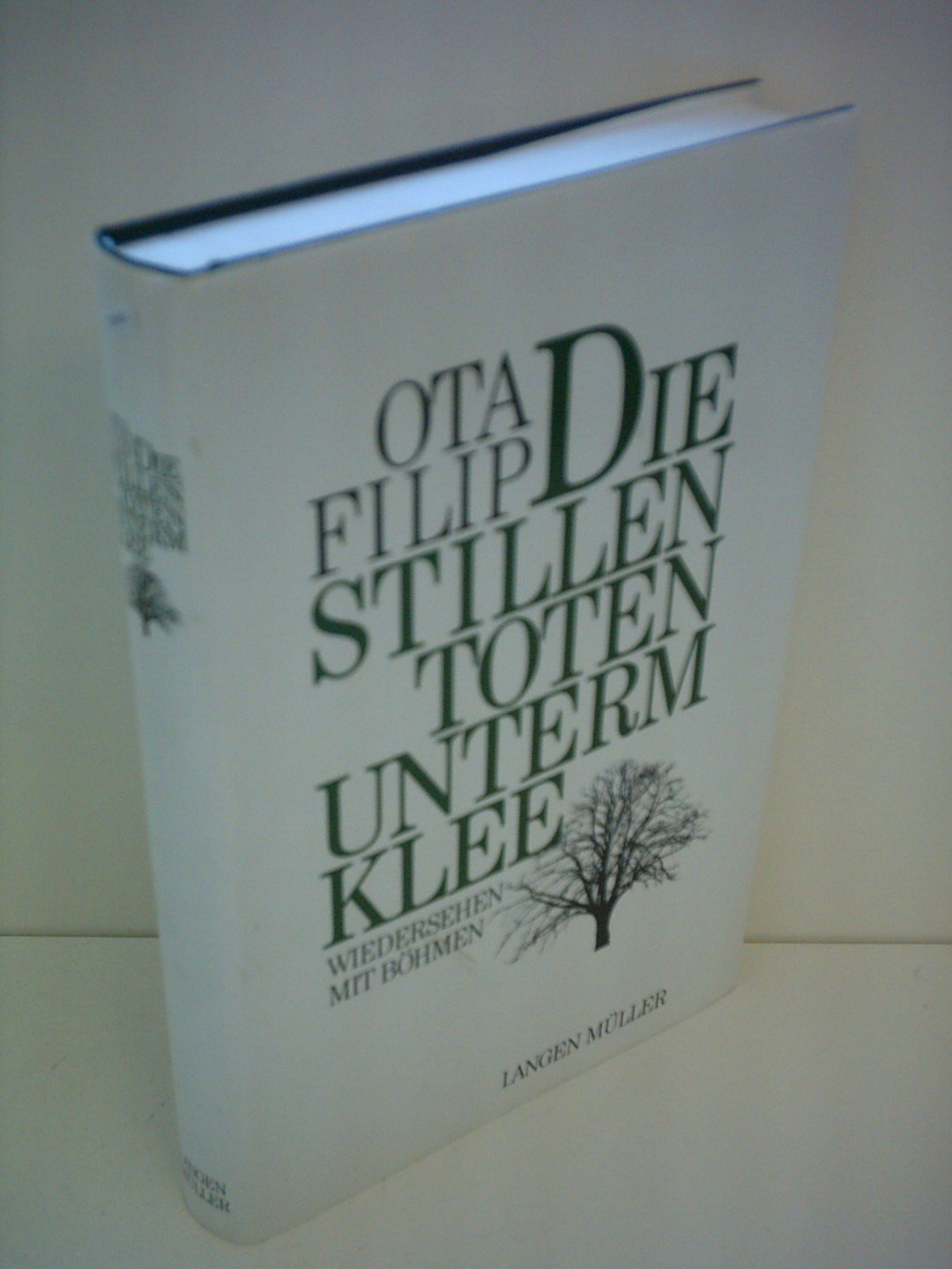 Die stillen Toten unterm Klee: Wiedersehen mit Böhmen Politics & Society