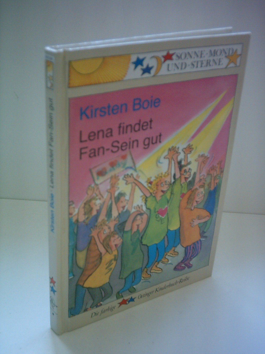 Lena findet Fan-Sein gut: Sonne, Mond und Sterne. 2./3. Klasse Parents & Children