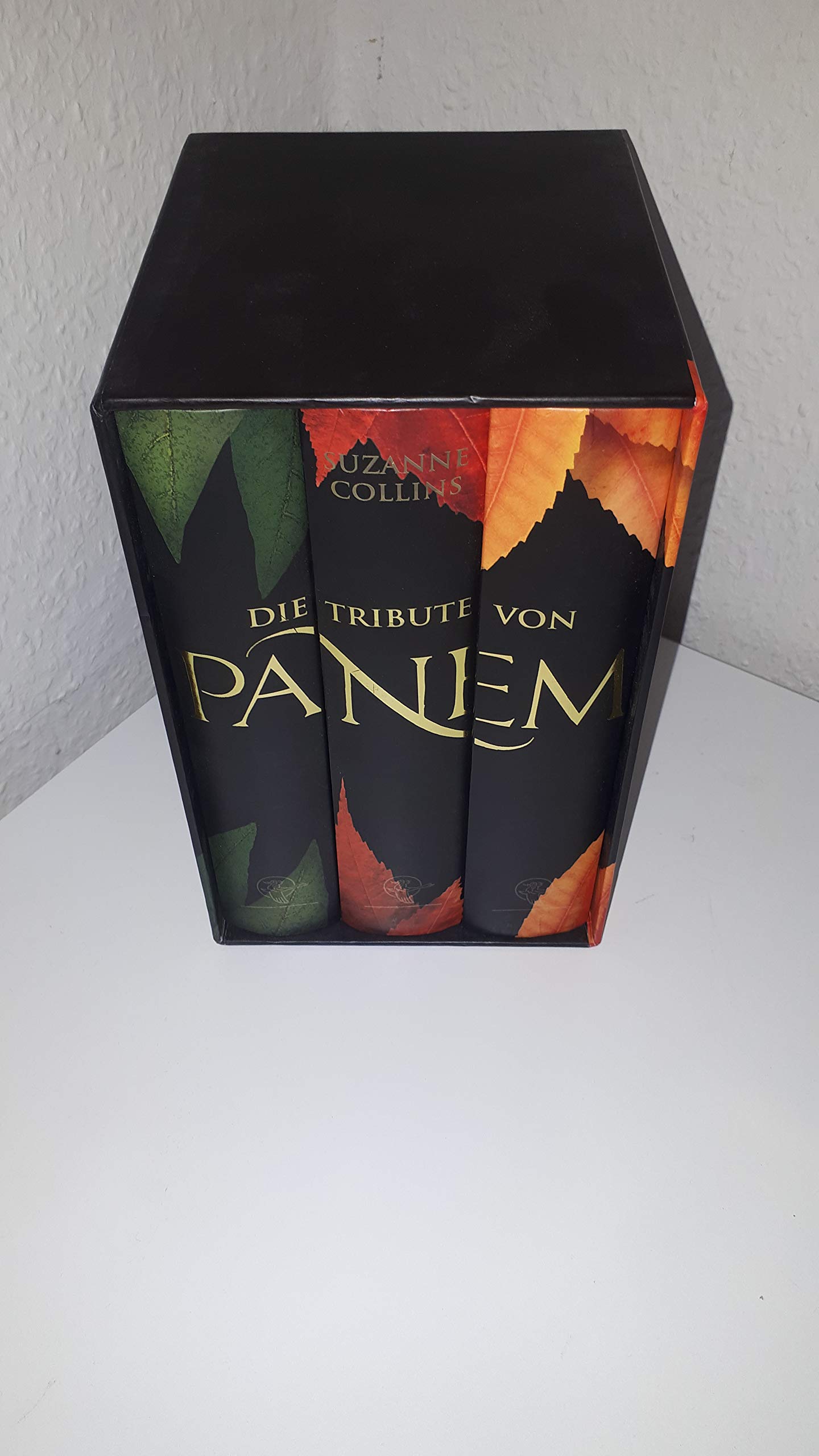 Die Tribute von Panem. Band 1-3 im Schuber: Tödliche Spiele; Gefährliche Liebe; Flammender Zorn Dark Fantasy