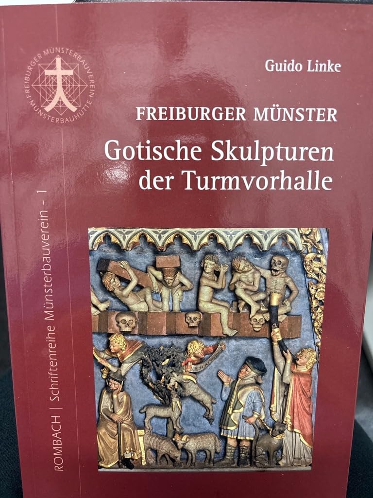 Freiburger Münster Gotische Skulpturen der Turmvorhalle Architecture