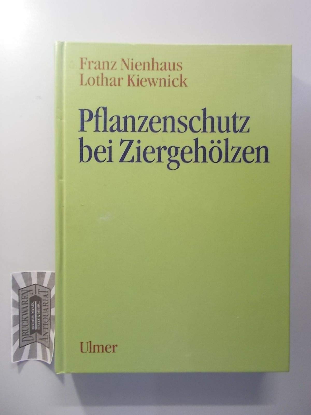 Pflanzenschutz bei Ziergehölzen Garden & Plants