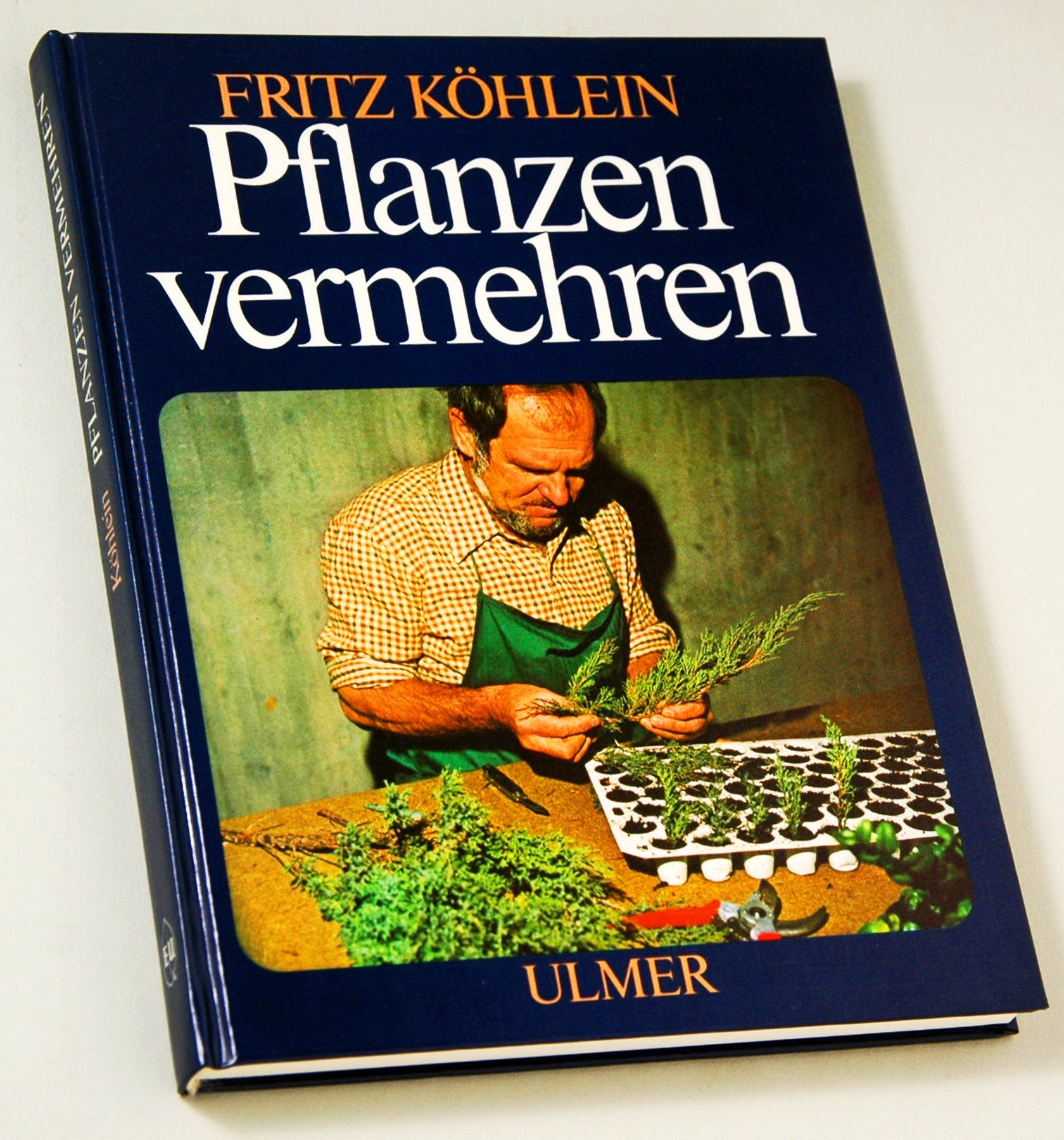 Pflanzen vermehren. Aussaat, Teilung, Stecklinge, Ableger. 103 Zeichnungen, 36 Farbfotos. Books