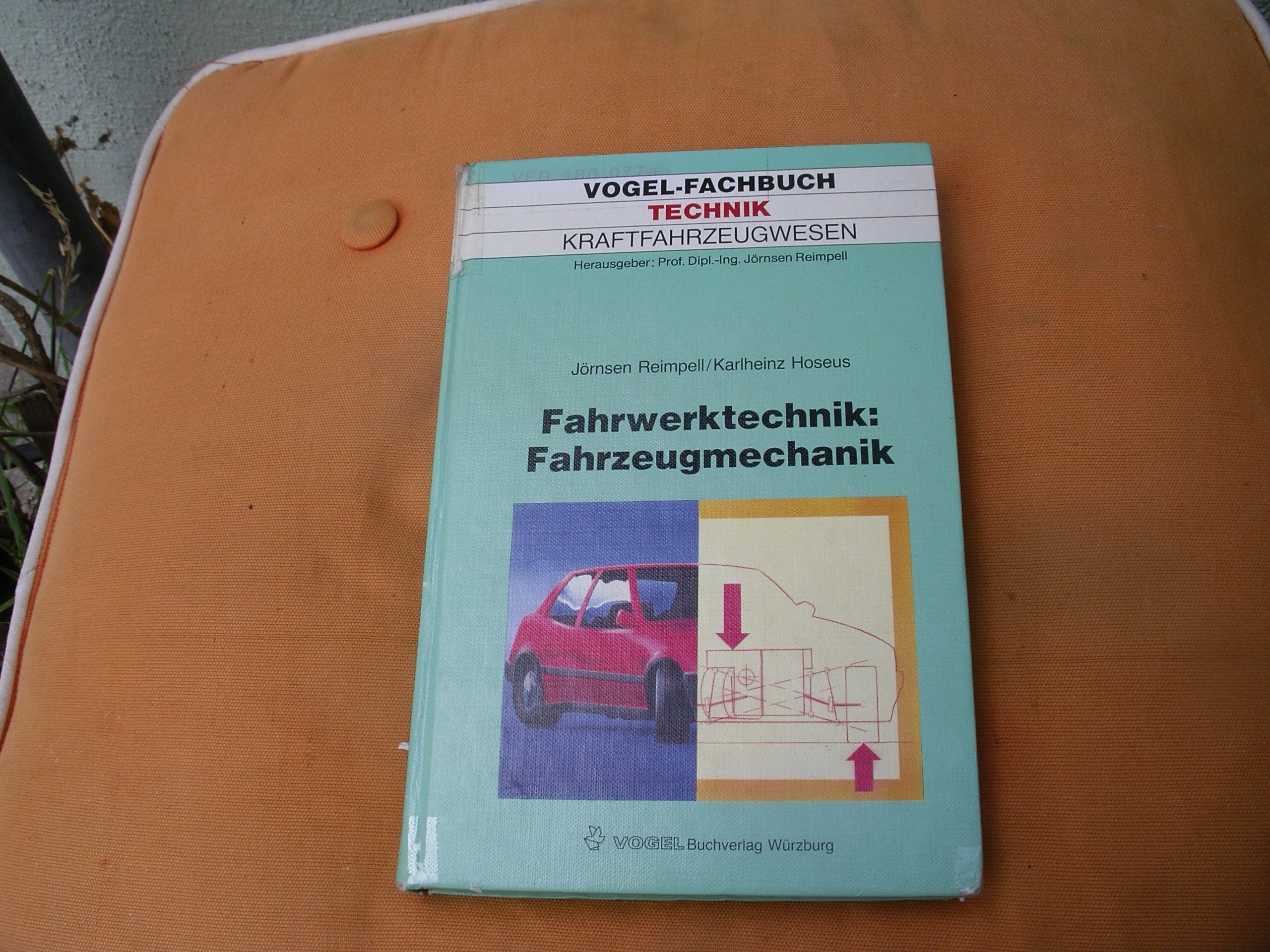 Fahrwerktechnik: Fahrzeugmechanik. book