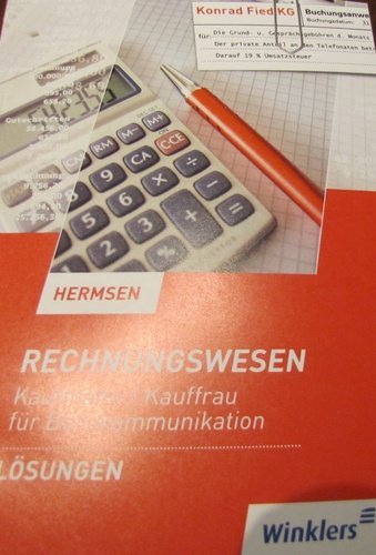 Rechnungswesen Kaufmann/Kauffrau für Bürokommunikation Lösungen - Hermsen Books