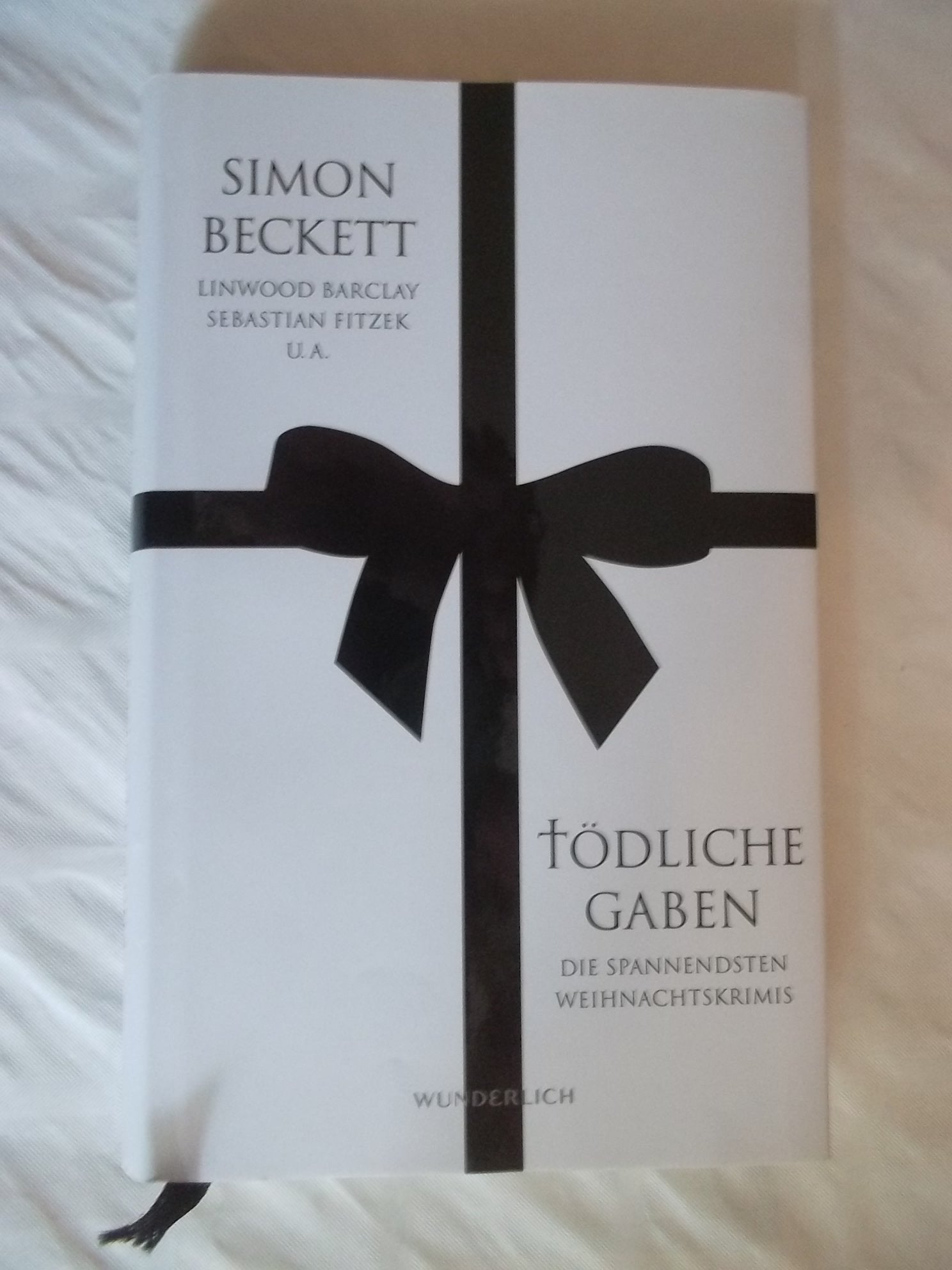 Tödliche Gaben: Die spannendsten Weihnachtskrimis Contemporary literature