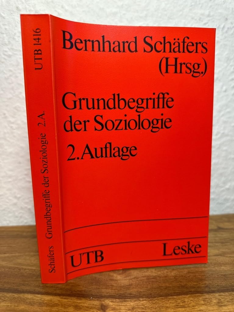 Grundbegriffe der Soziologie. 2.verbesserte Auflage Books