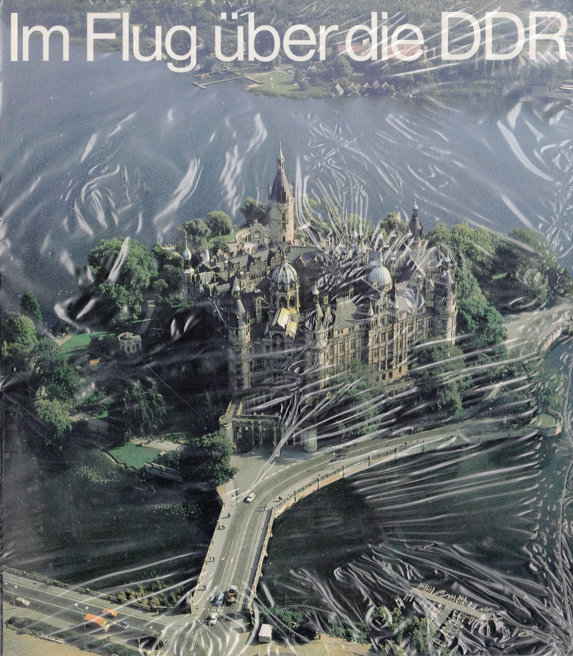 Im Flug über die DDR Travel Books