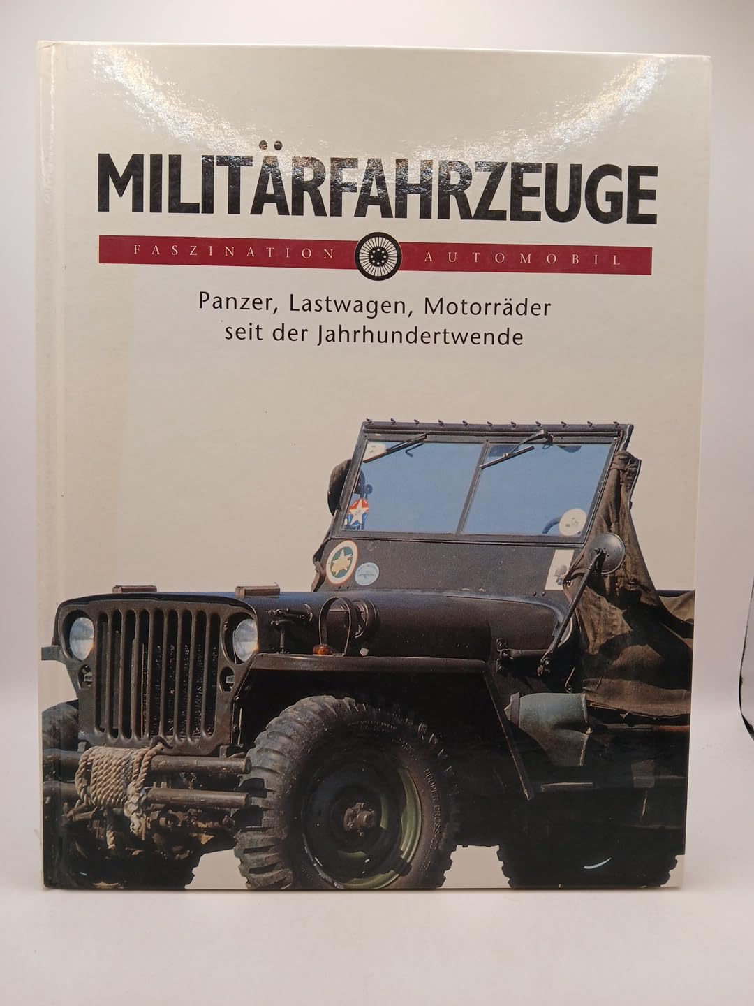 Militärfahrzeuge. Business & Technology