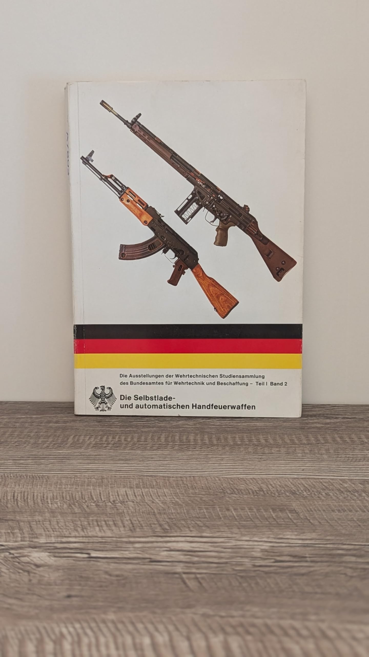 Die Selbstlade- und automatischen Handfeuerwaffen Film, Art & Culture