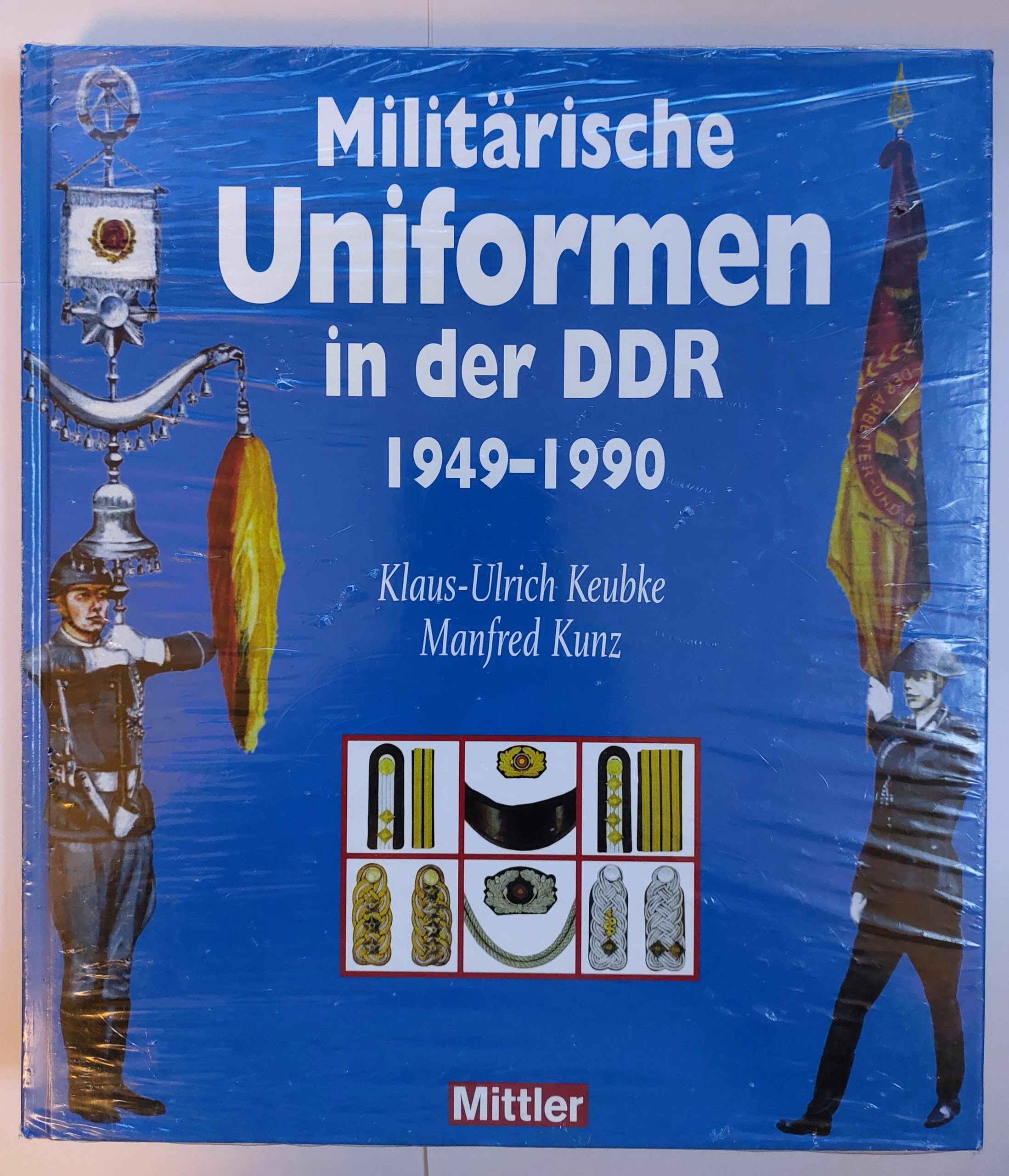 Militärische Uniformen in der DDR Business & Technology