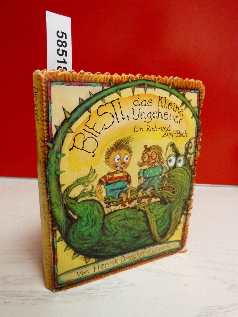 Biesti, das kleine Ungeheuer: Ein Zieh- und Zupfbuch: Ein Zieh-Buch und Zupf-Buch. Pop-up m. Fell, Folie, Spiegel u. Schnupperfeld Children's books