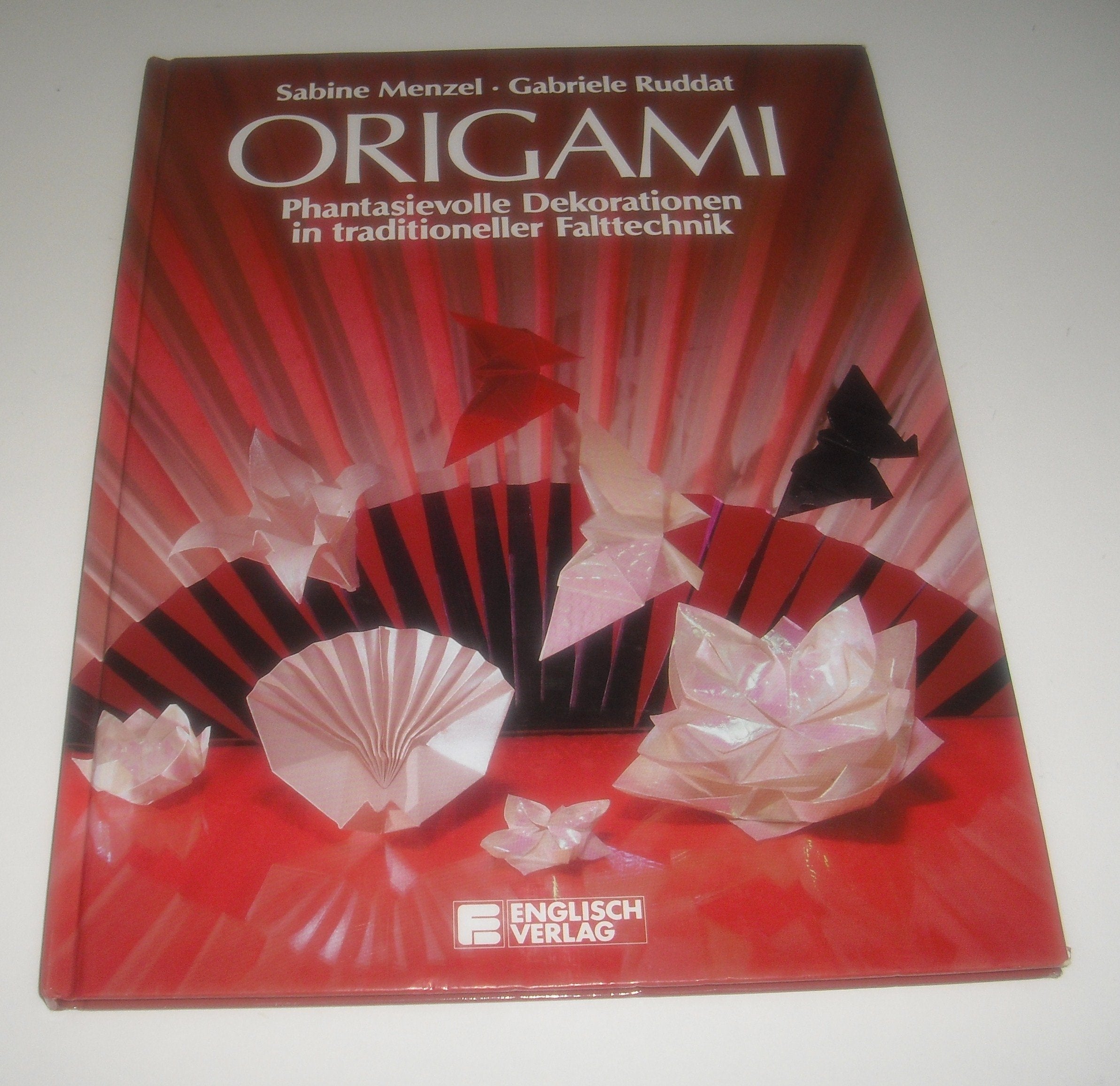 Origami. Phantasievolle Dekorationen in traditioneller Falttechnik Hobbies & Crafts