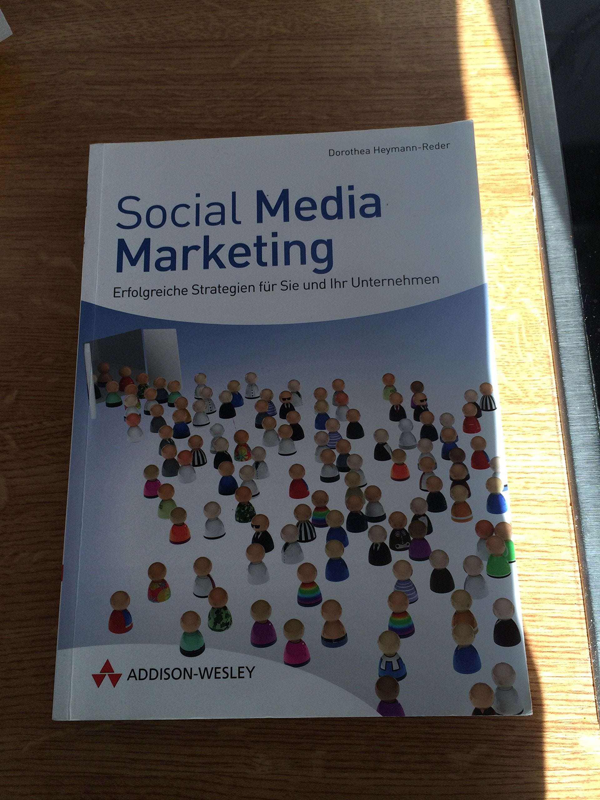 Social Media Marketing - Der farbige Ratgeber zur Image- und Firmen-Promotion im Web 2.0: Erfolgreiche Strategien für Sie und Ihr Unternehmen (Bizztec) Computer Science