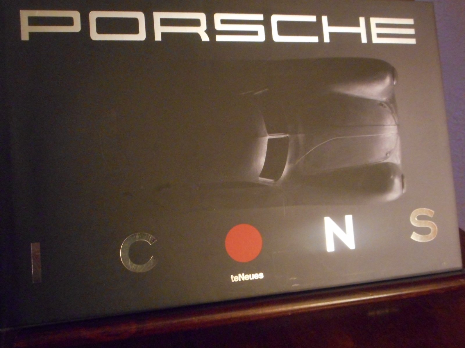 Porsche ICONS: Auto-Gene: Ikonen aus der Porsche-Historie treffen ihren Ur-Ahn, den Typ 64. Vorw.: Dtsch.-Engl.-Französ. Bildunterschriften: Dtsch.-Engl. (Designfocus) Travel