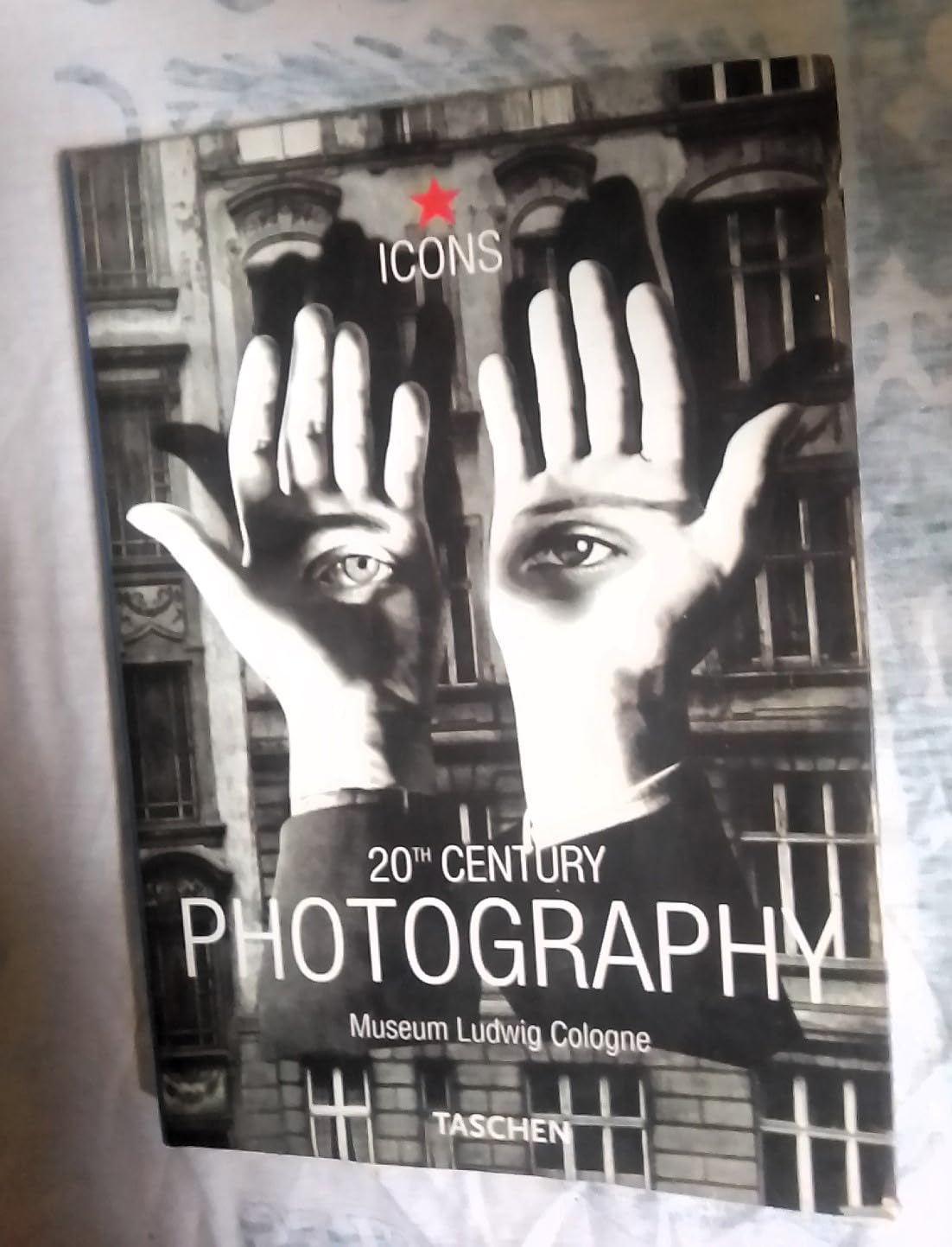 20th Century Photography: Museum Ludwig Cologne (Icons Series) Travel