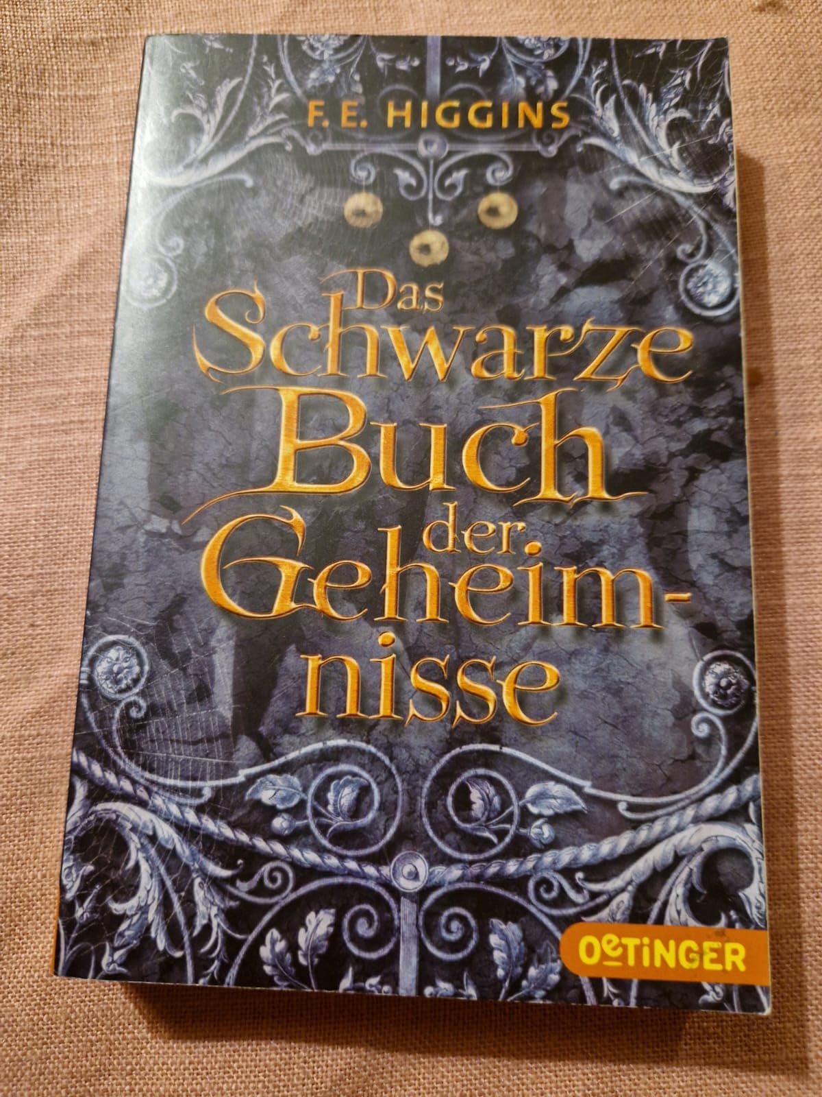 Das Schwarze Buch der Geheimnisse book