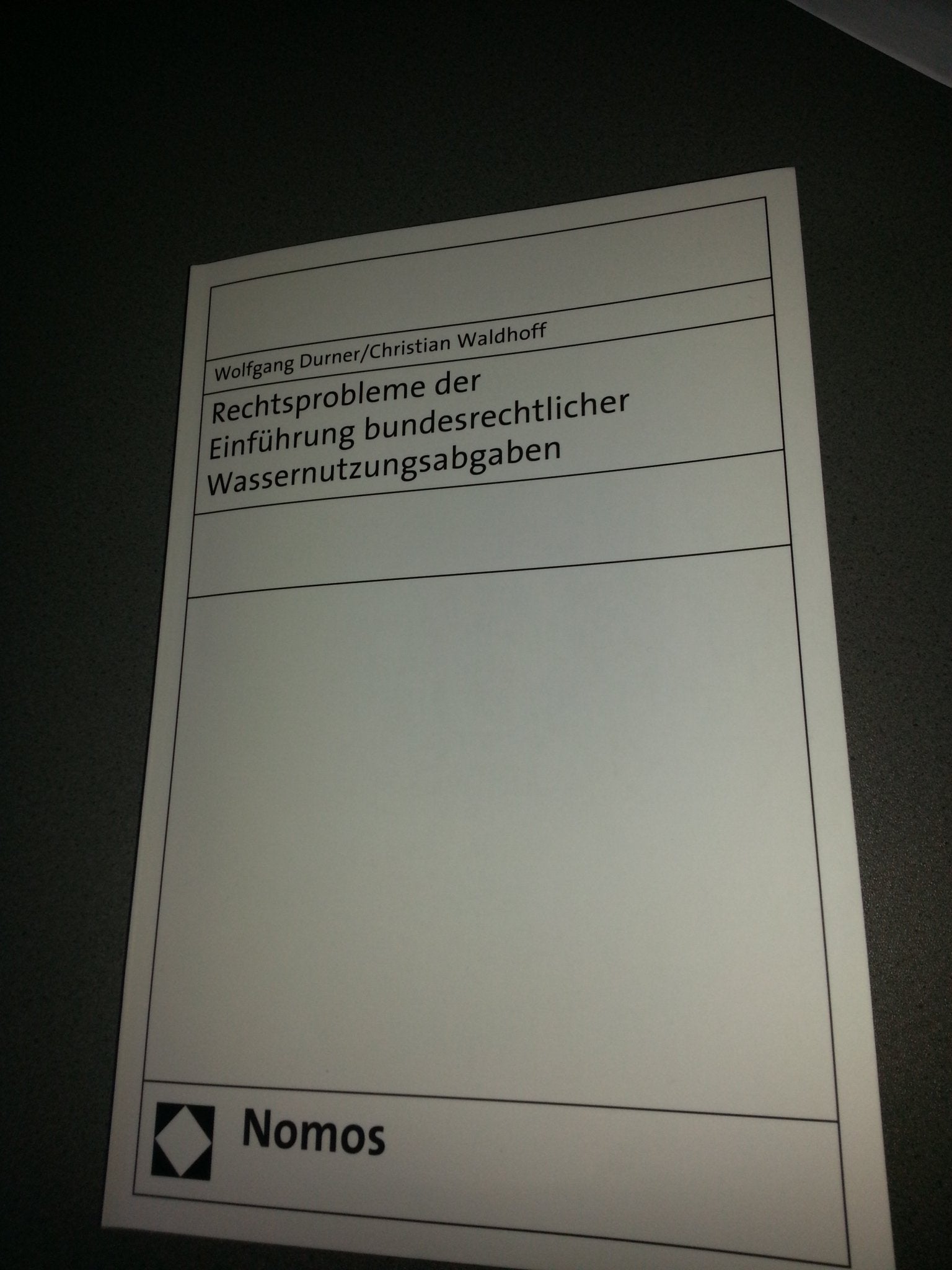 Rechtsprobleme der Einführung bundesrechtlicher Wassernutzungsabgaben Law