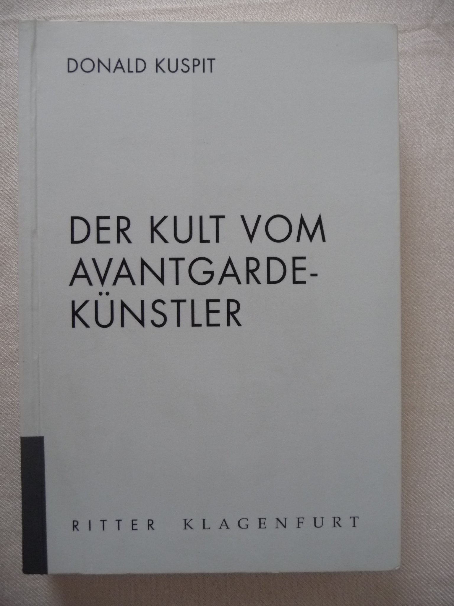 Der Kult vom Avantgardekünstler Film, Art & Culture