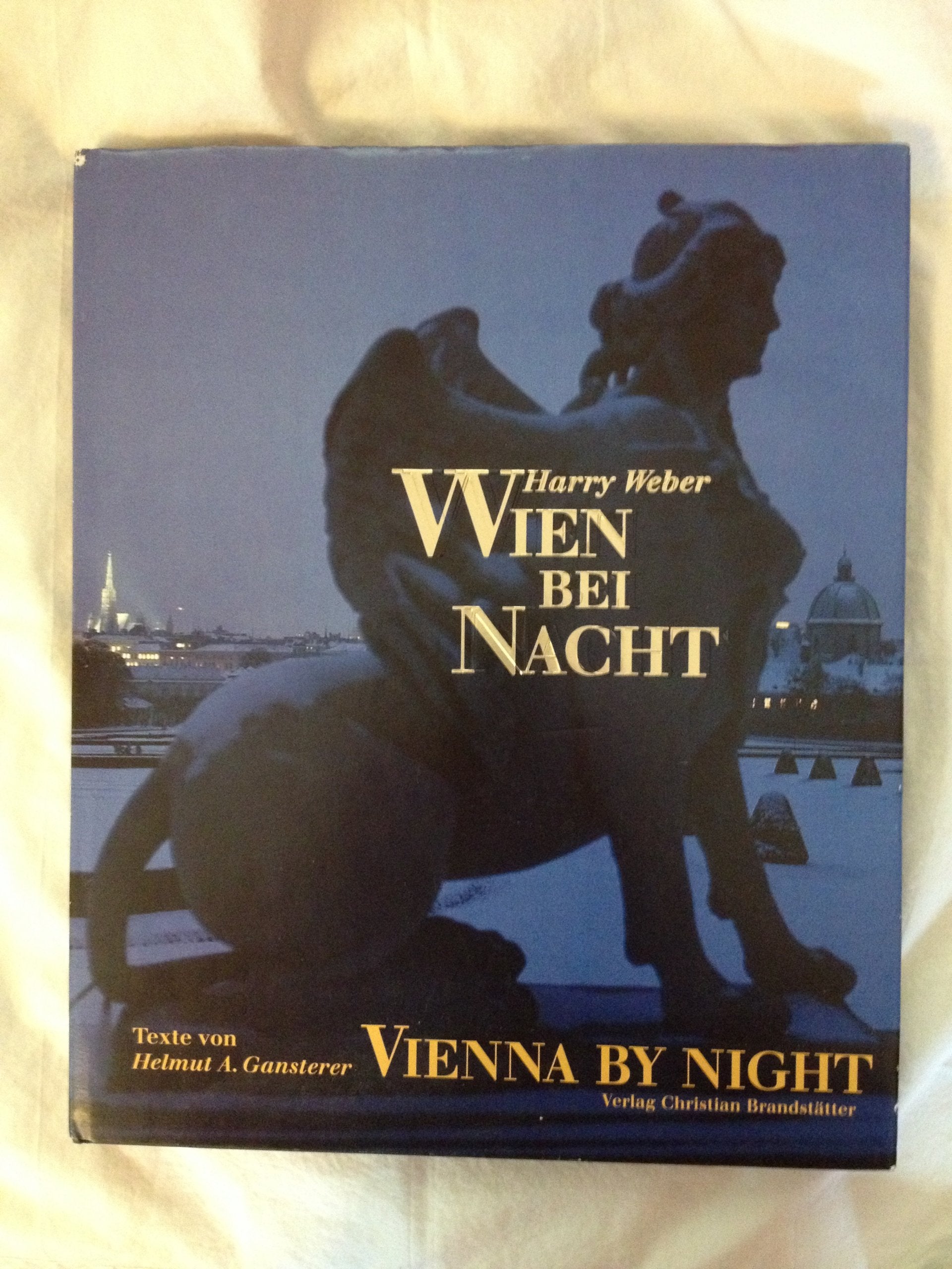 Wien bei Nacht =: Vienna by night book