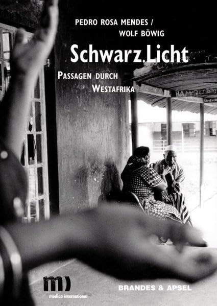 Schwarz.Licht: Passagen durch Westafrika Law