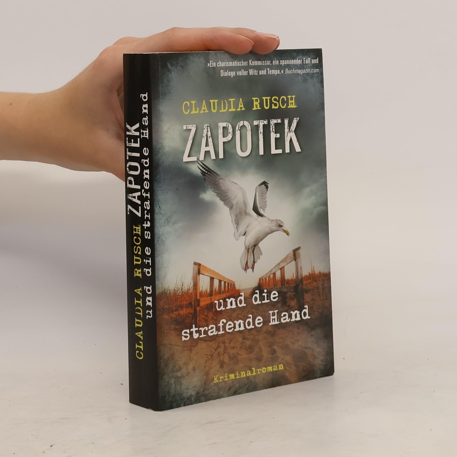 Zapotek und die strafende Hand. Kriminalroman. Books