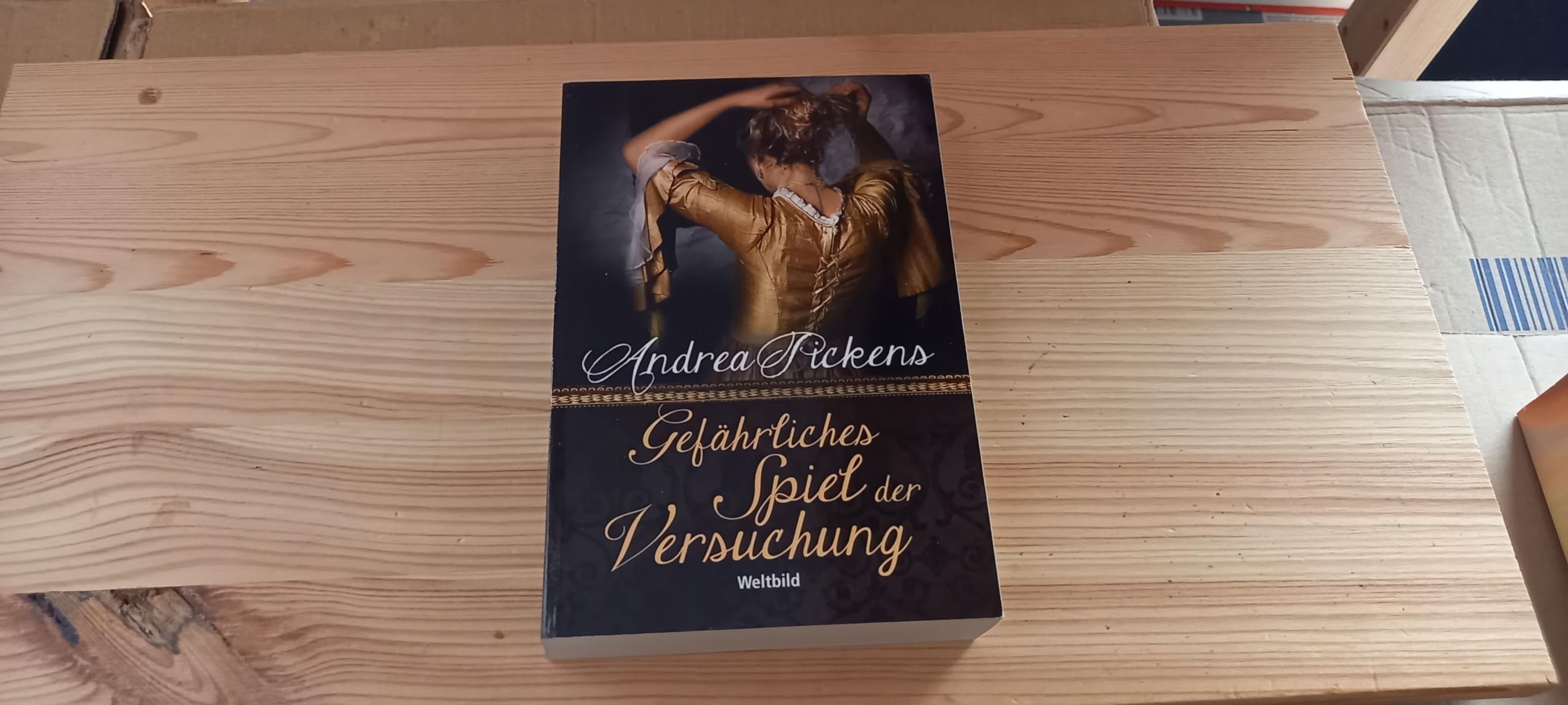 Merlin's-Maiden-Reihe --- "Geliebte Spionin", "Gefährliches Spiel der Verführung", "Die scharlachrote Spionin" Books