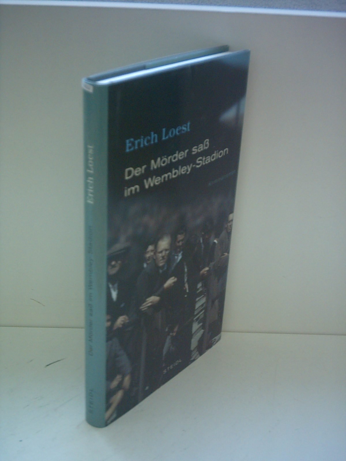 Der Mörder saß im Wembley-Stadion Contemporary literature