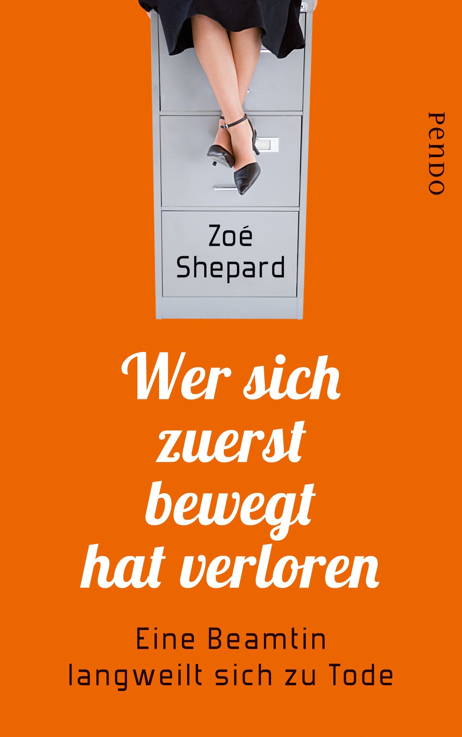 Wer sich zuerst bewegt, hat verloren: Eine Beamtin langweilt sich zu Tode Books