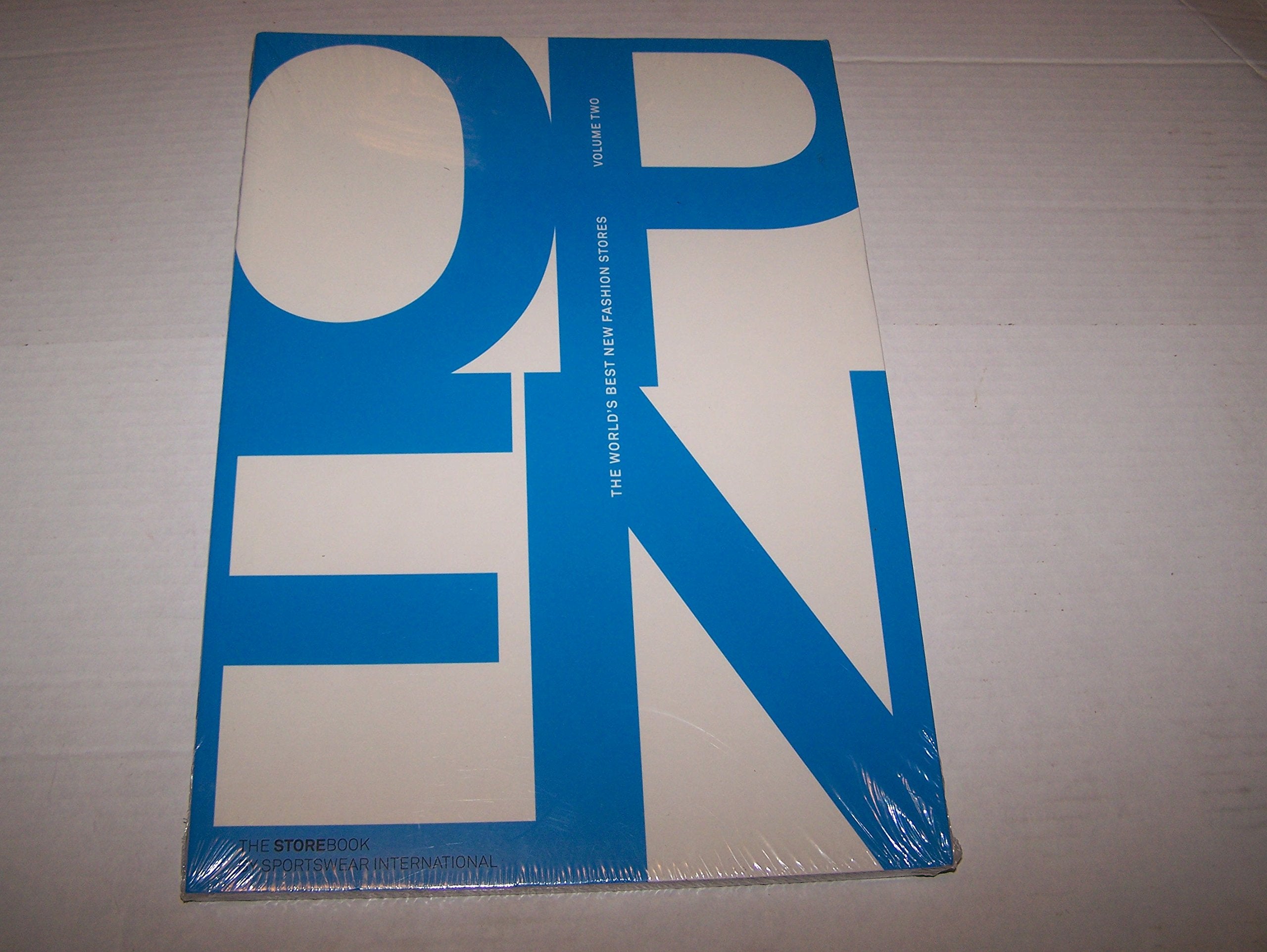 OPEN - THE STOREBOOK VOLUME TWO: The world's best new fashion stores - Hang, Klaus N. book